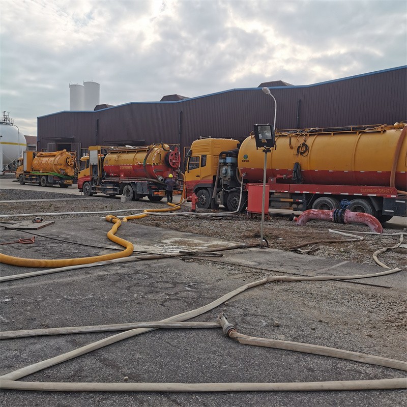 马村污水池清理